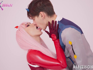 Алиска и Дениска устроили анальный косплей, переодевшись в латекс