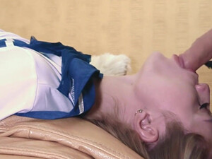 Генка спалил сестру за дрочкой и решил продолжить ее банкет - выебал, пока теплая