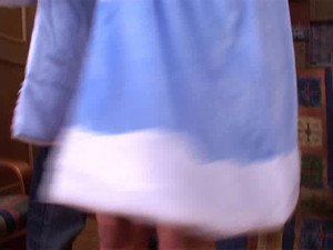 Блядь явилась на еблю с двумя парнями в костюме Снегурки