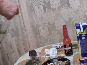 Русская мать от души ебется с выпившим сыном и кончает