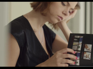 Ольга лижет яйца негру и ебется с ним в анус